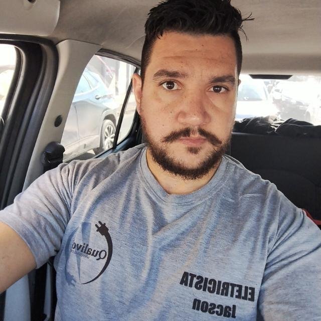 Jacson Brito, eletricista em Joinville